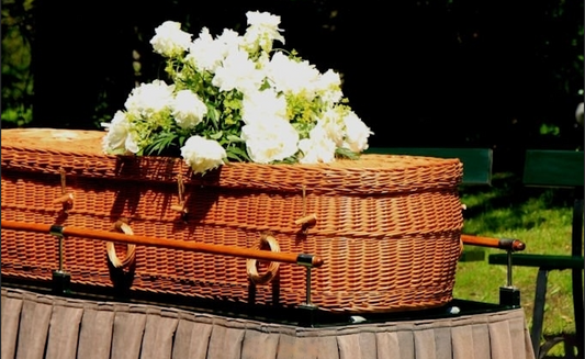 Sustainable Farewells: The Advantages of Eco-Friendly Caskets